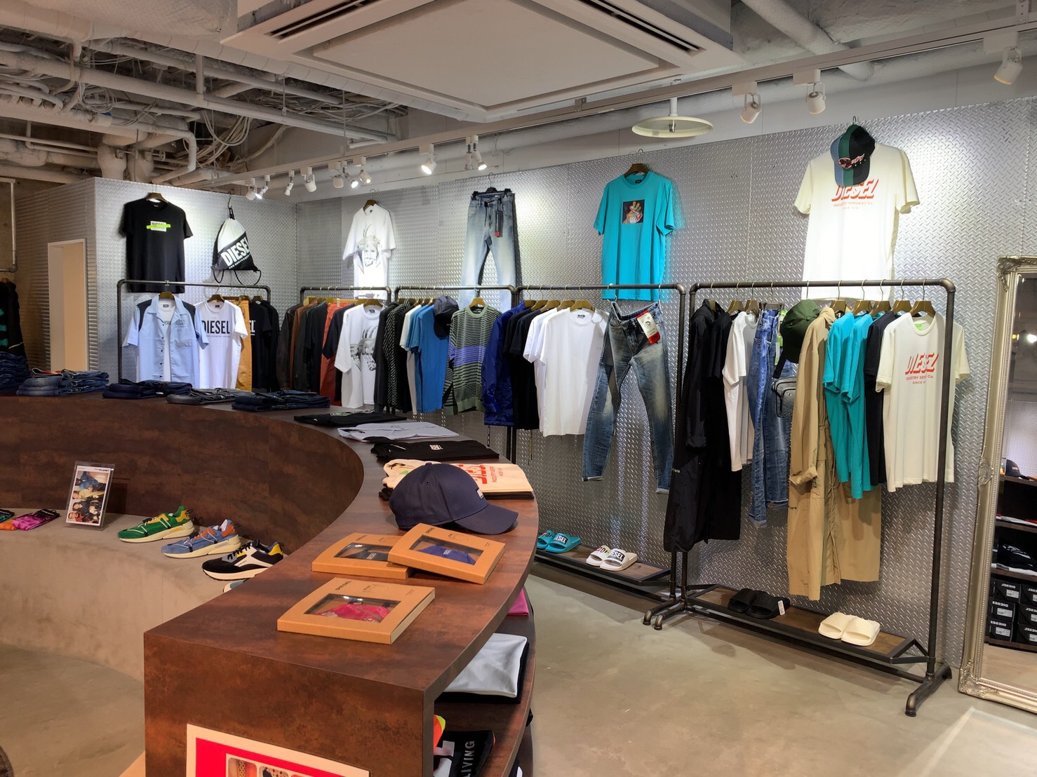gustoNIIGATA、グスト新潟店店内4